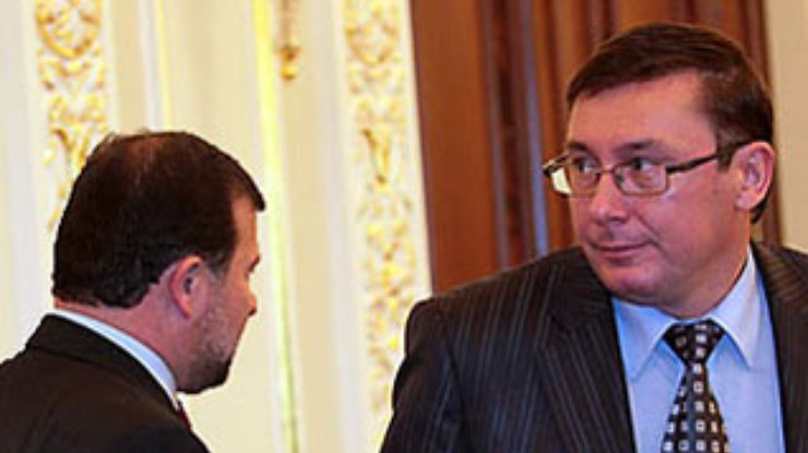 Луценко: Балога может толкнуть на силовой сценарий