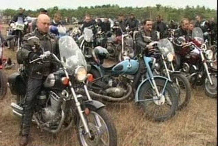 Украинские байкеры почтили память погибших мотоциклистов