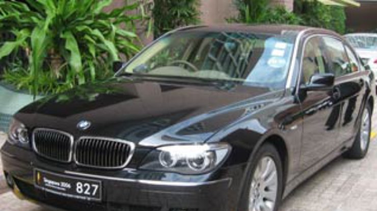 BMW готовит шестицилиндровую версию 7-Series