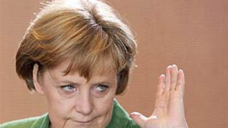 WSJ: Меркель тормозит удовлетворение заявок Украины на вступление в НАТО