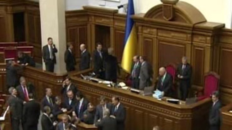 ПР согласилась на условия БЮТ, но требует разблокировать Раду