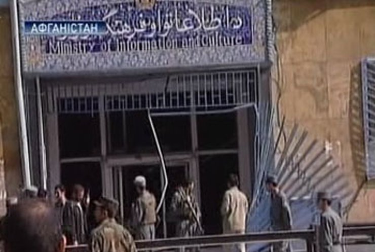 В Кабуле смертник подорвал себя у дворца президента