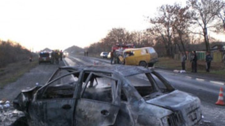 На Луганщине столкнулись два авто: 3 человека погибли