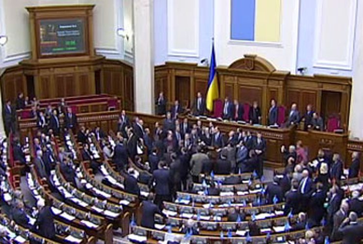 ПР, Блок Литвина и КПУ не голосуют за отставку Яценюка
