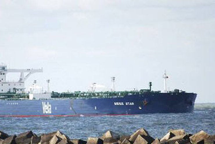 Саудовский танкер стал самой крупной добычей пиратов
