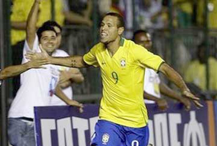 Товарищеские матчи: Дебют Марадоны и разгром португальцев в Бразилии