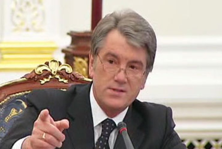 Ющенко потребовал от Тимошенко вернуть долги за газ