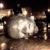 В Черкассах при демонтаже памятник Ленину раскололся на части
