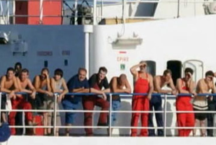 МИД: Экипаж судна Faina будет освобожден в ближайшие дни