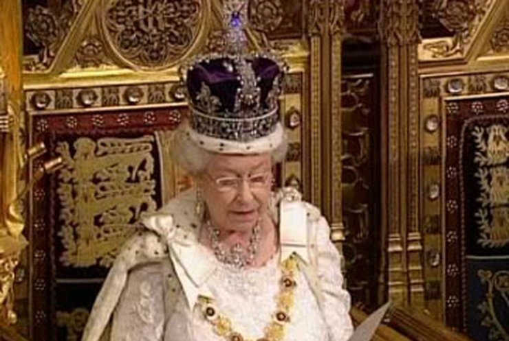 Елизавета II выступила с обращением в парламенте