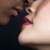 Китаянка оглохла из-за поцелуя