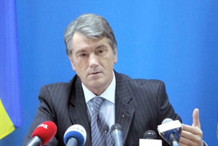 Ющенко поручил Кабмину принять меры по ликвидации последствий взрыва в Евпатории