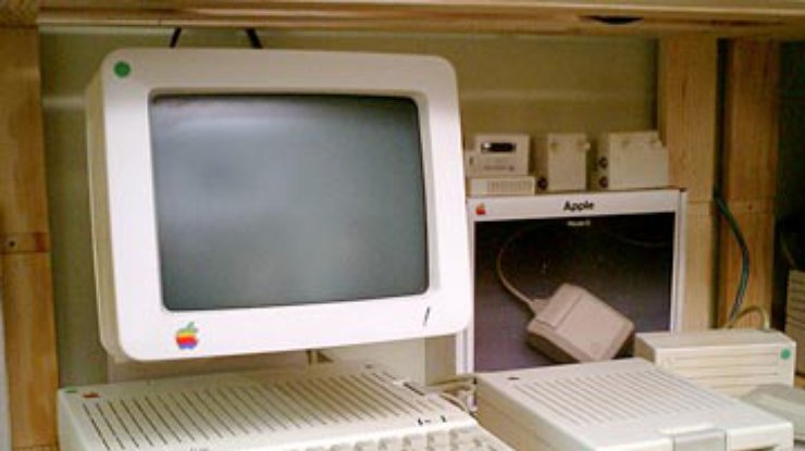 Компьютер Macintosh отмечает 25-летие