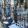 Черновецкий сделал платным вход на кладбища