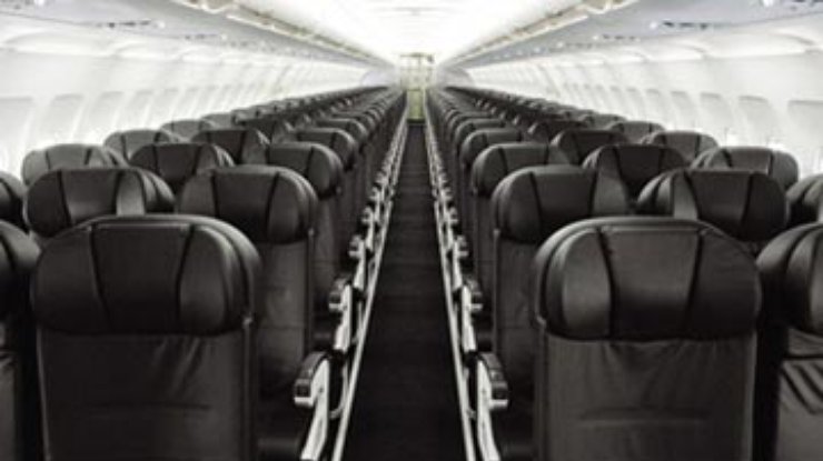 Ученые: Сидеть у окна в самолете опасно для жизни