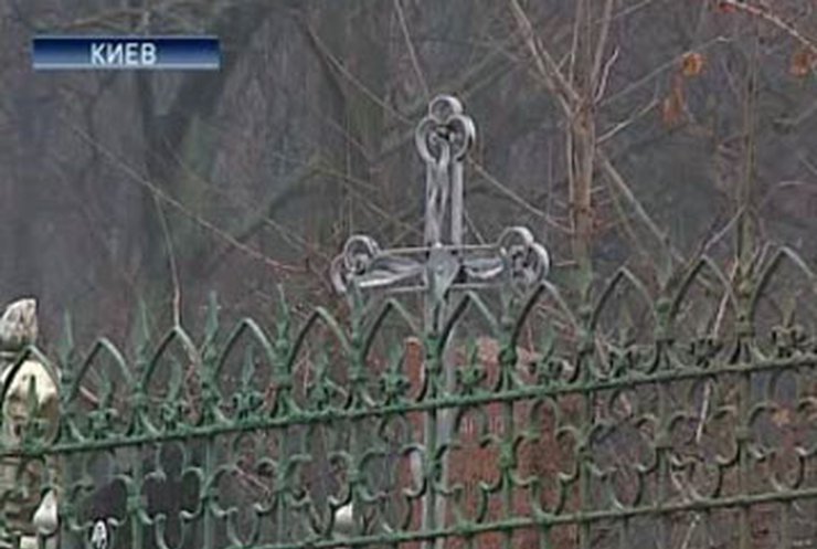 Въезд на киевские кладбища будет платным