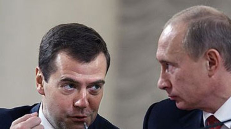 Медведев не намерен "закрывать глаза" на просчеты Путина