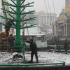 В Киеве наконец демонтируют главную елку страны