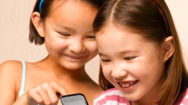 Использование мобильного с детства может привести к раку мозга