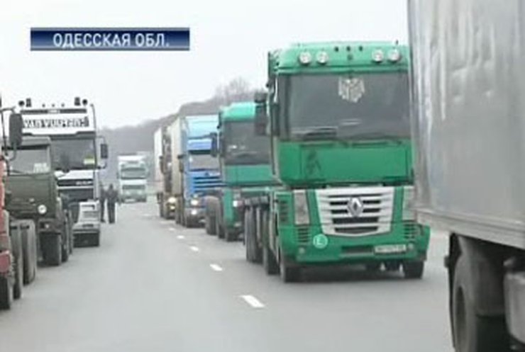 На трассе Киев-Одесса протестуют дальнобойщики
