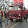 Дальнобойщики частично перекрыли Одесскую трассу
