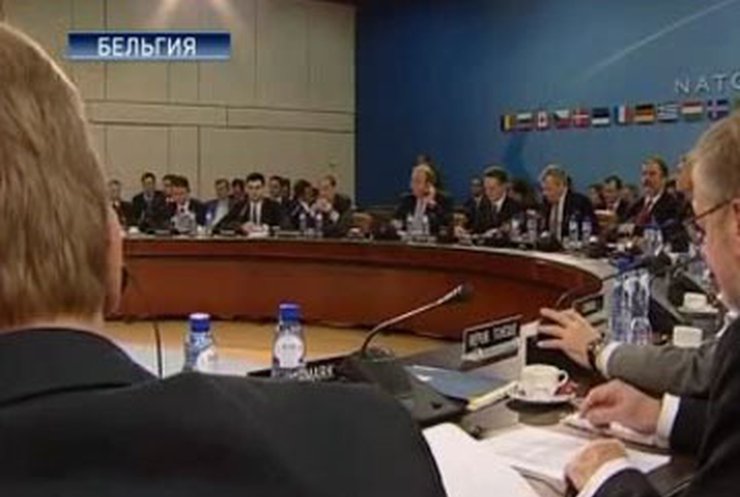 НАТО возобновляет сотрудничество с Россией