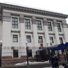"Братчики" справили нужду на российское посольство
