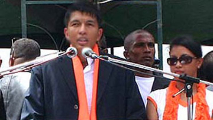 Лидер оппозиции Мадагаскара объявил себя президентом