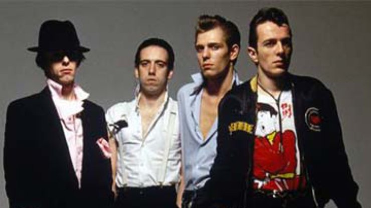 Гитарист The Clash Мик Джонс открыл библиотеку рок-н-ролла