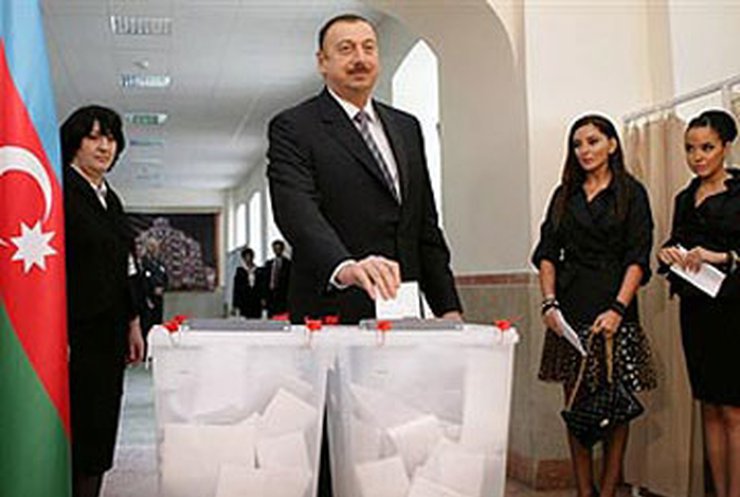 В Азербайджане проходит референдум о поправках к Конституции