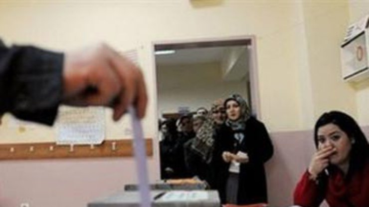 "Итоги" выборов в Турции: Убит один из кандидатов, 100 человек ранены