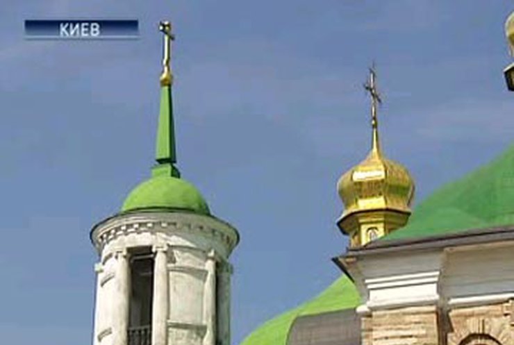 КГГА и Киево-Печерская Лавра делят церковь
