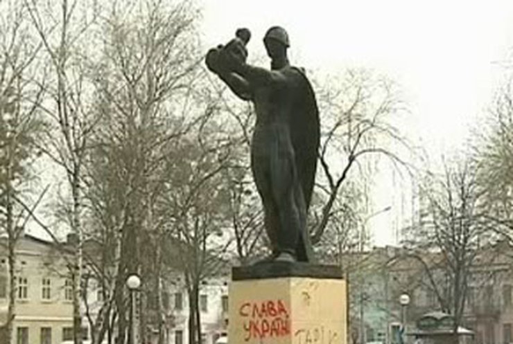 Во Львовской области могут демонтировать памятники советской эпохи