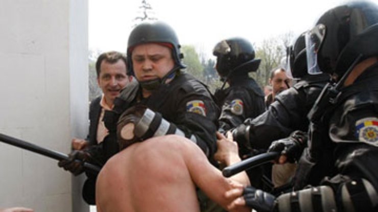 СМИ: Россия передала Молдове средства для разгона оппозиции