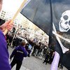 Шведы вышли на улицы, защищая торрент-трекер Pirate Bay