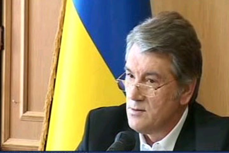 Ющенко требует не жалеть деньги на борьбу с паводками