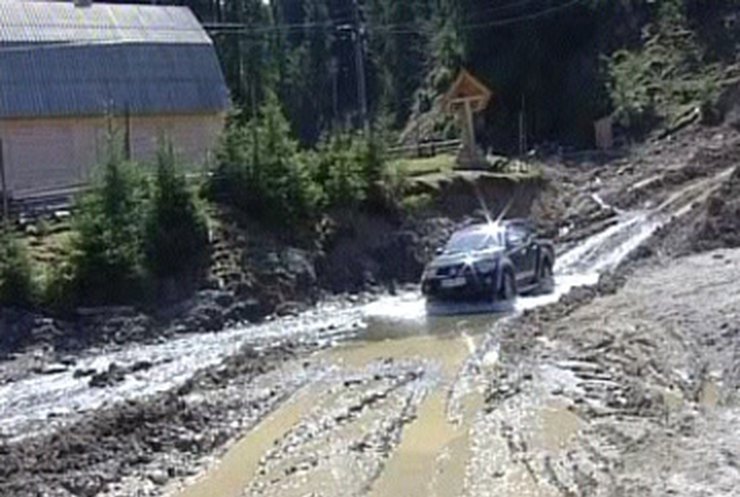 Украинские дороги тают вместе со снегом
