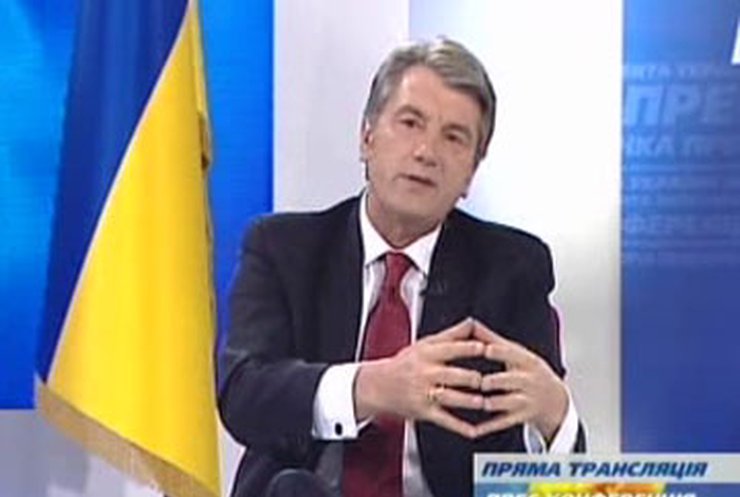 Ющенко снова грозит распустить Раду
