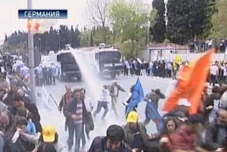 День трудящихся в Европе вылился в массовые беспорядки