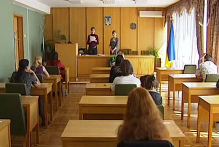 Будущие студенты начали сдавать тесты ВНО