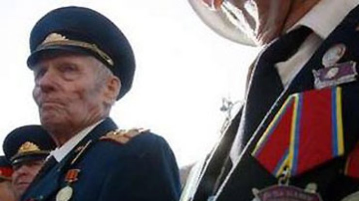 В Киеве прошло торжественное шествие ветеранов