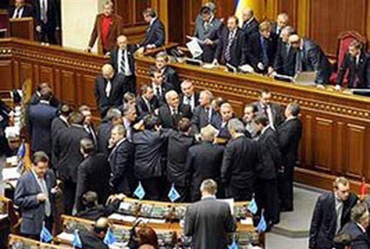 "Регионалы" заблокировали парламент