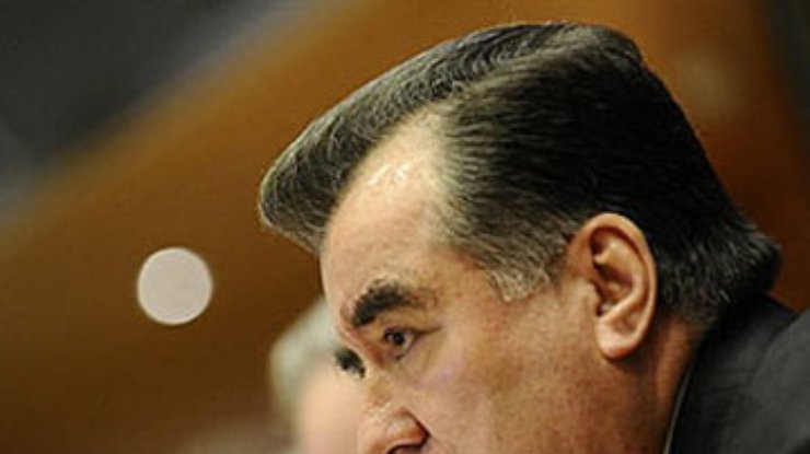 Президент Таджикистана разоблачает культ своей личности
