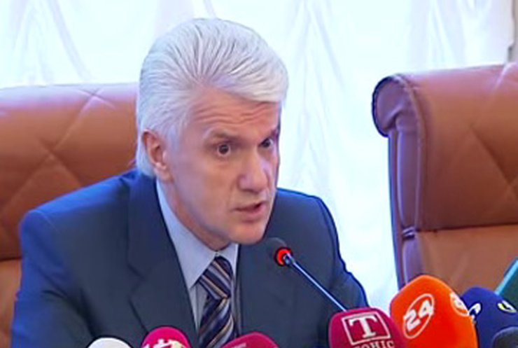 Партия регионов больше не будет блокировать трибуну