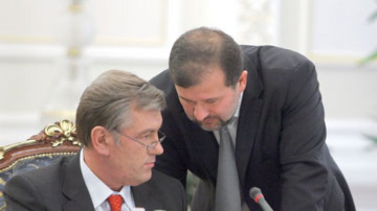 Ющенко принял отставку Балоги
