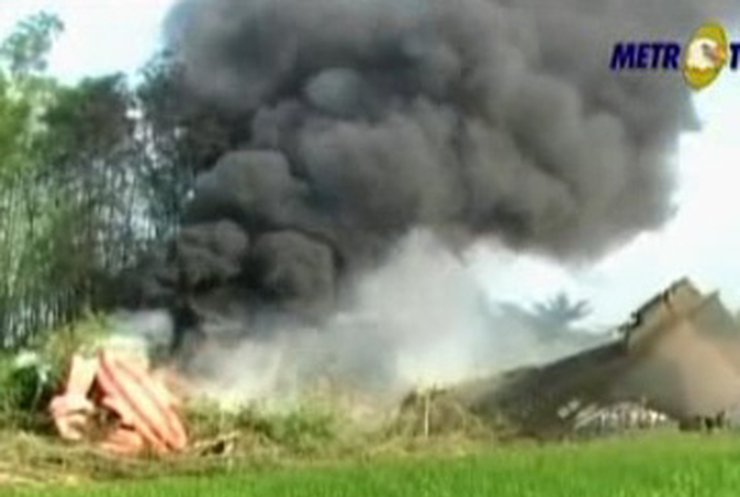 Число жертв авиакатастрофы в Индонезии возросло до 97 человек