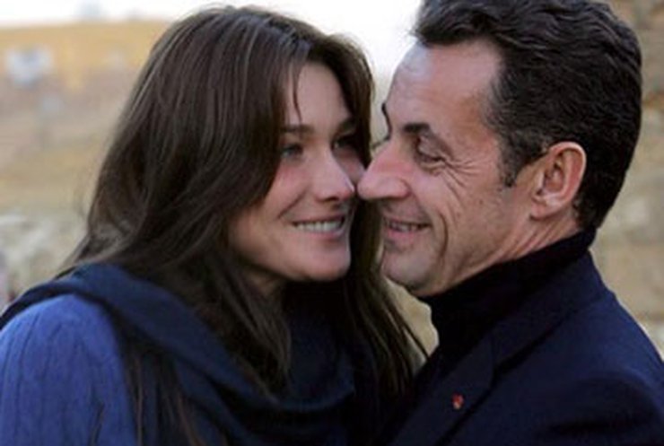 Саркози выложил в интернет домашнее видео