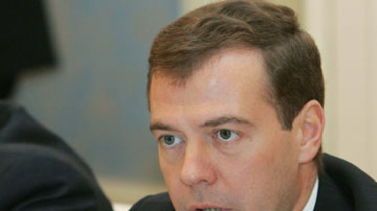 Медведев похвалил себя за увеличение рождаемости в России
