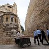 В центре Иерусалима мужчина открыл стрельбу