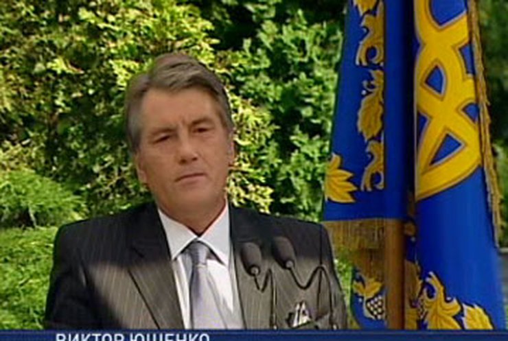 Ющенко просит Раду рассмотреть его вариант Конституции